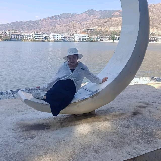 罗芯苓