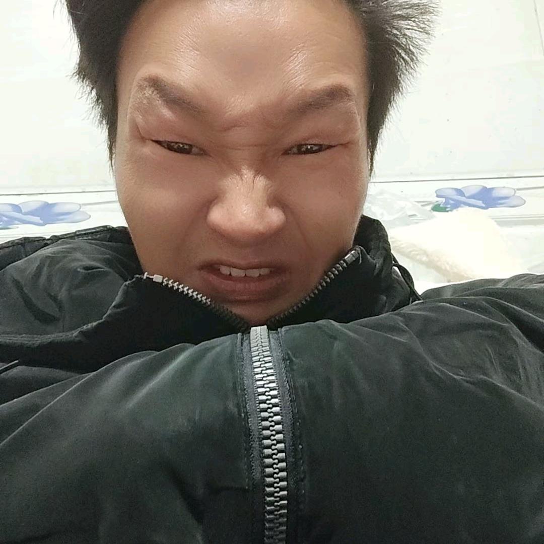 两颗牙🚴‍♂️🚴‍♂️