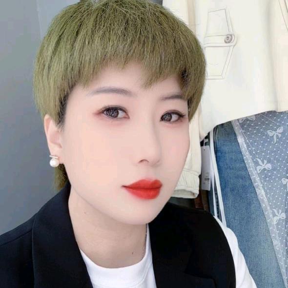 濮阳市华龙区黄河路倾素男装女装集合店