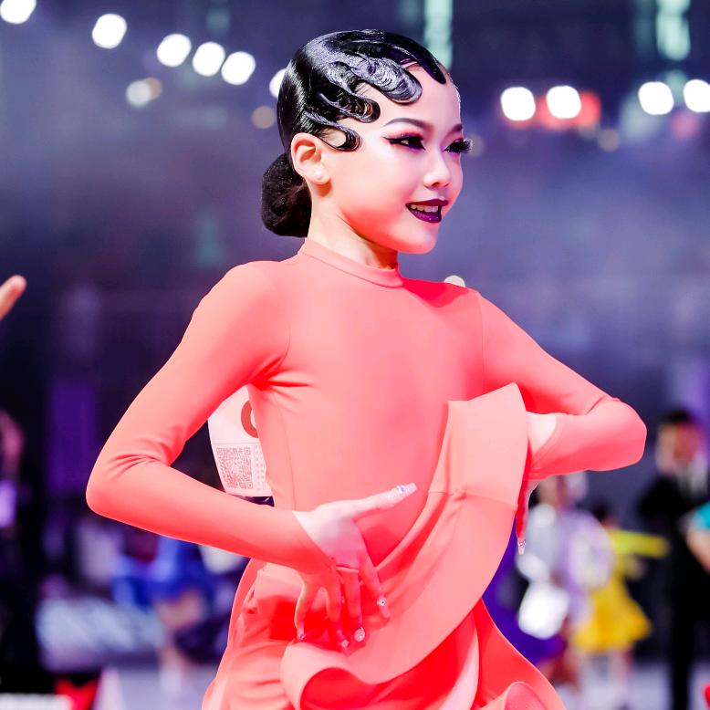 邵东尚程艺术学校罗老师