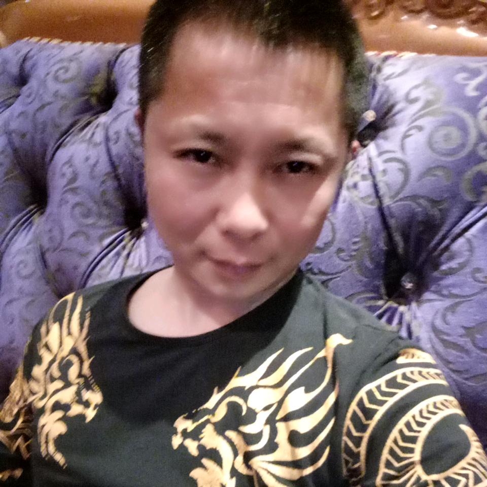 边城不伤头像