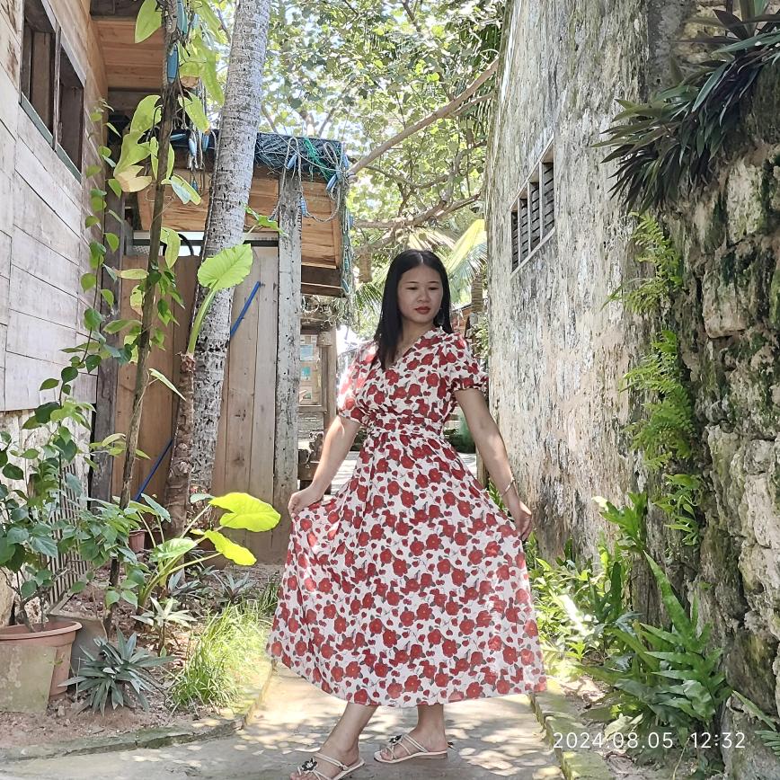 夏夜里昙花绽放