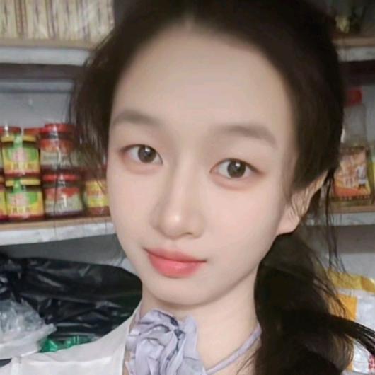 来喝点奶茶店老板娘