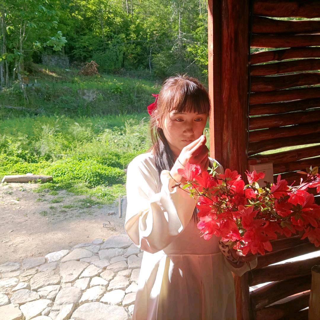 二美女