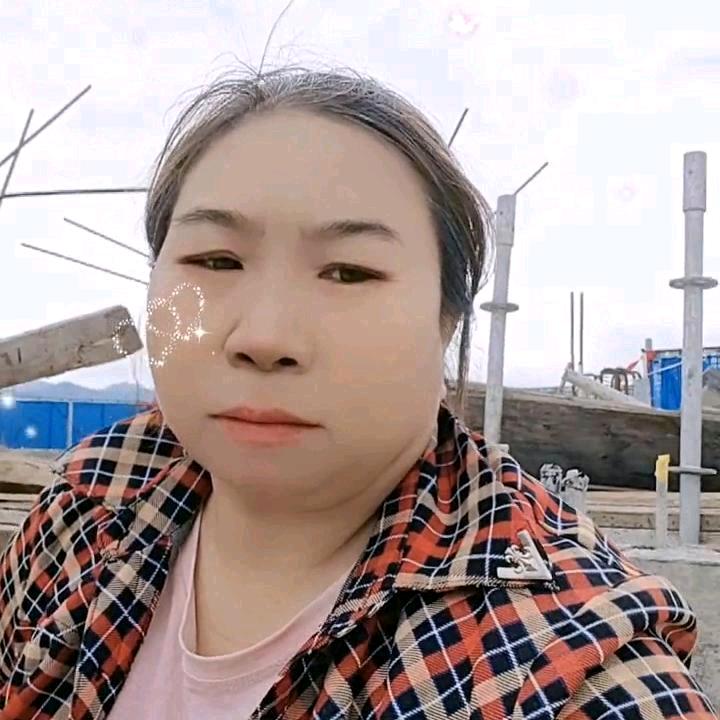 许妹妹早上7点多开播。聊天主