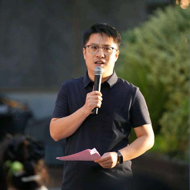 🔥主持人  光栋