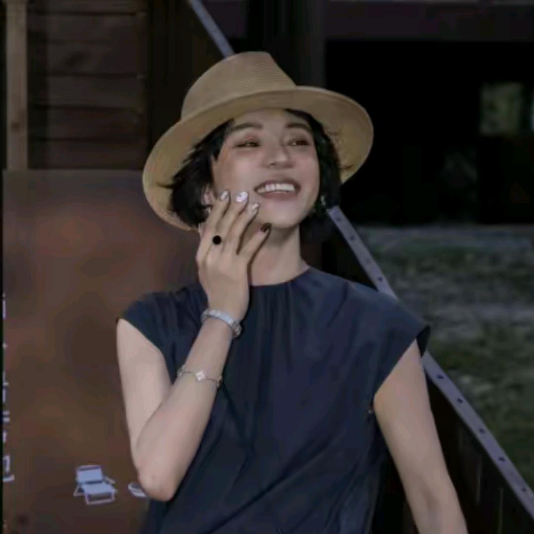 丽霞服装【爆款衣品】