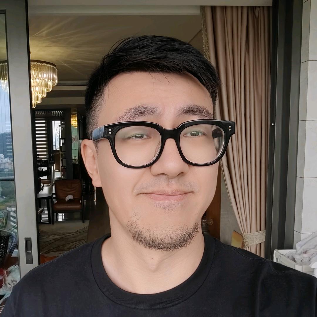 J哥