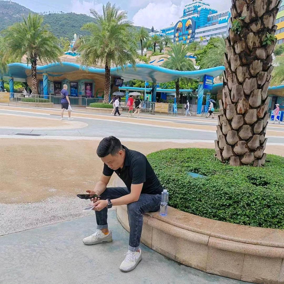 阿伟