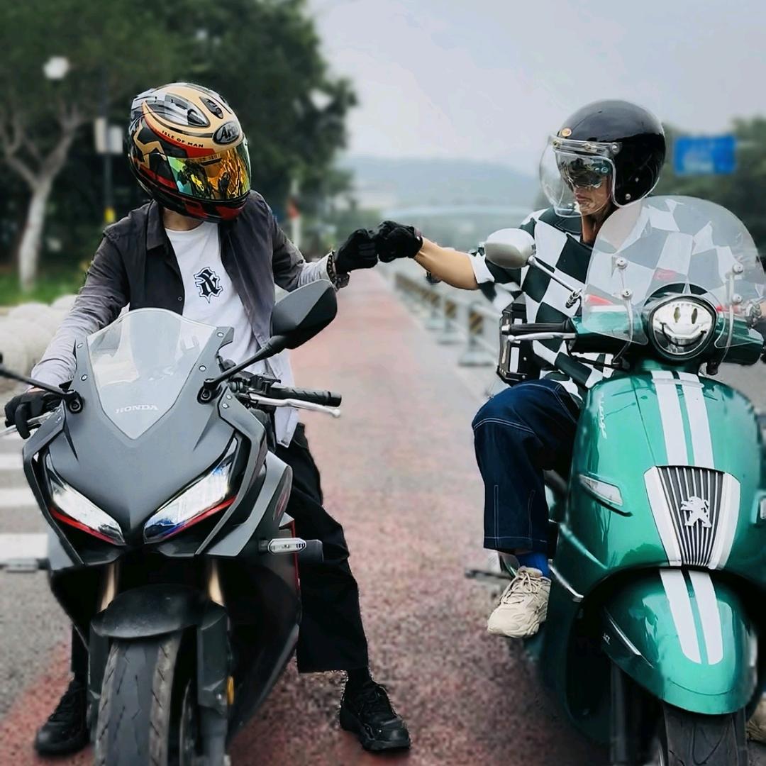 夏与何(FM88.7)