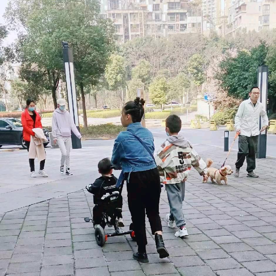 一半ㄟ眼线