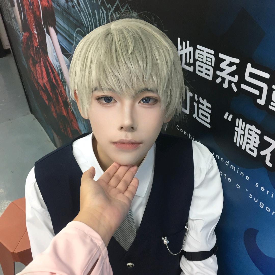 液态深蓝色启事