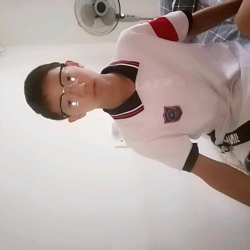 倪敏咯咯