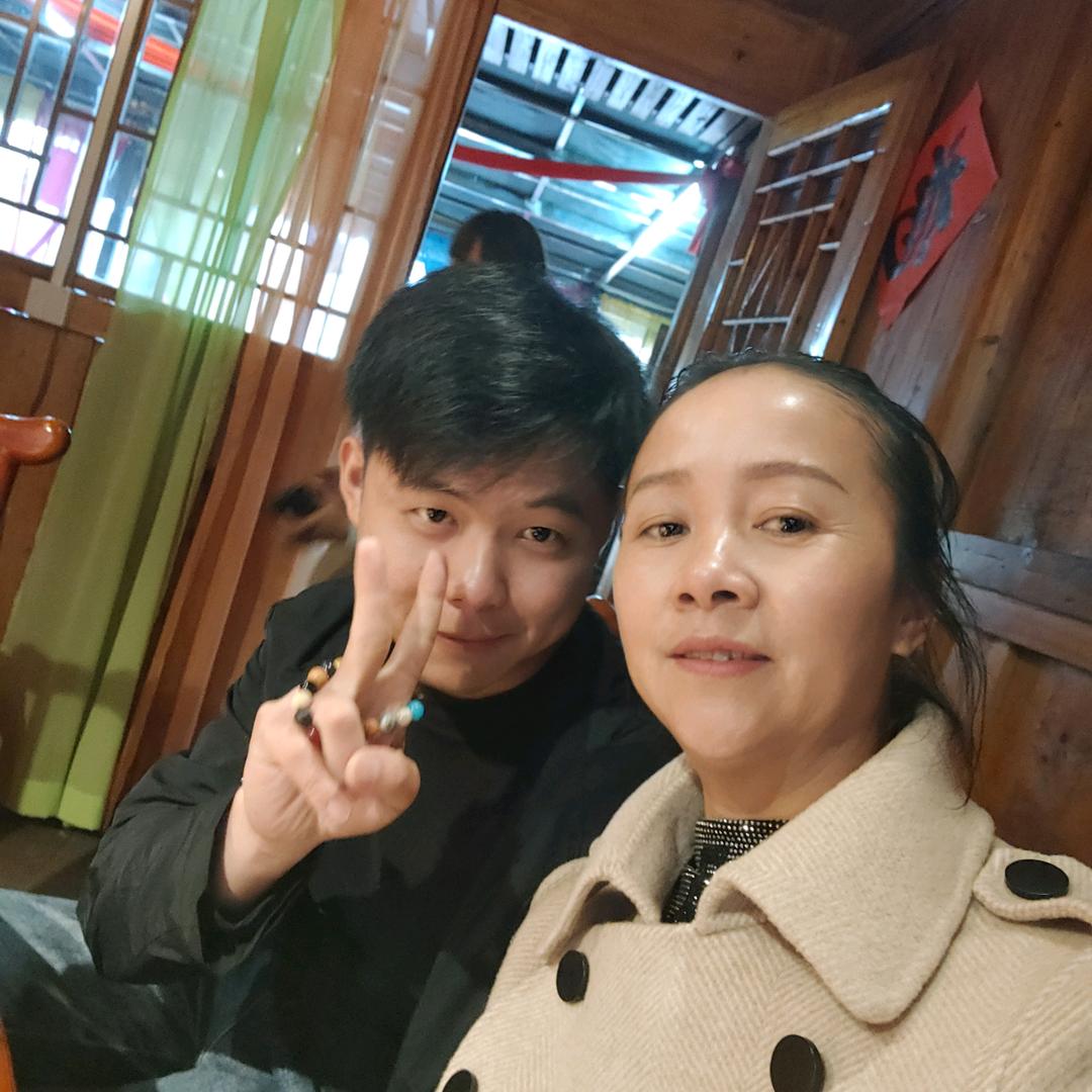 70后阿姨（阿姨不定时直播😀😀）