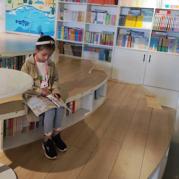 昆明金融李不清