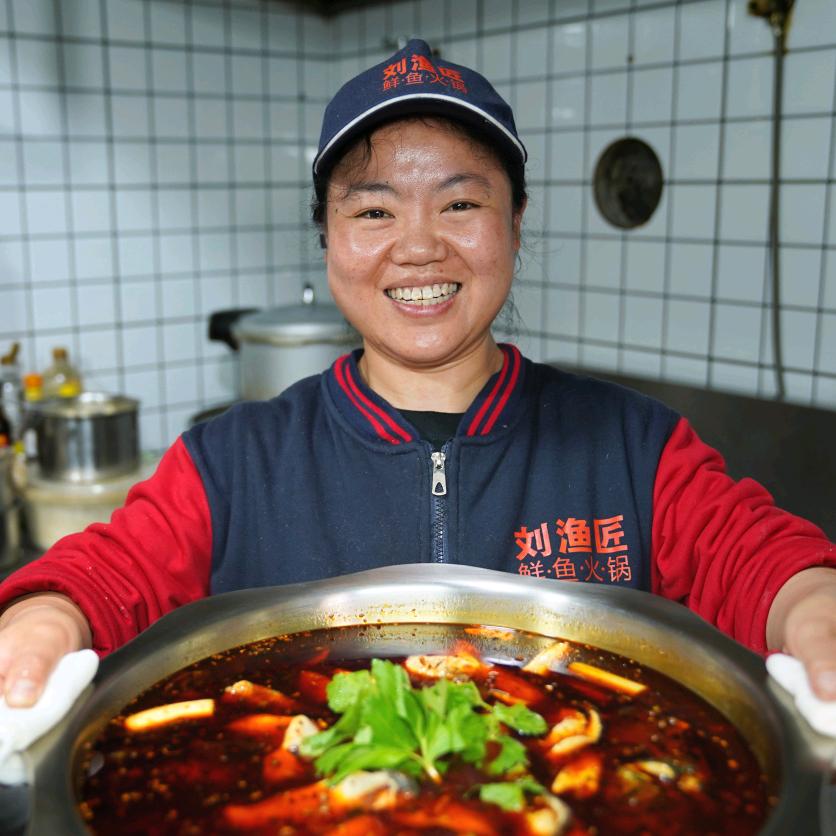 鱼火锅小莉