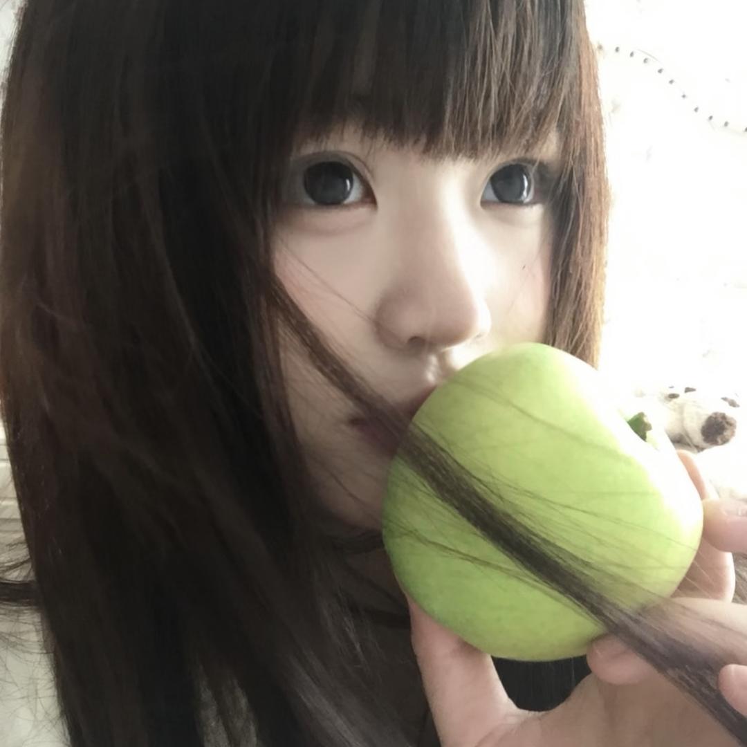 江清绾.