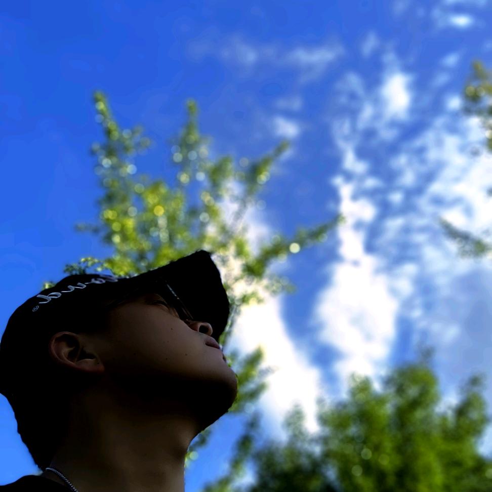 下雨天没有伞🌂 的家伙