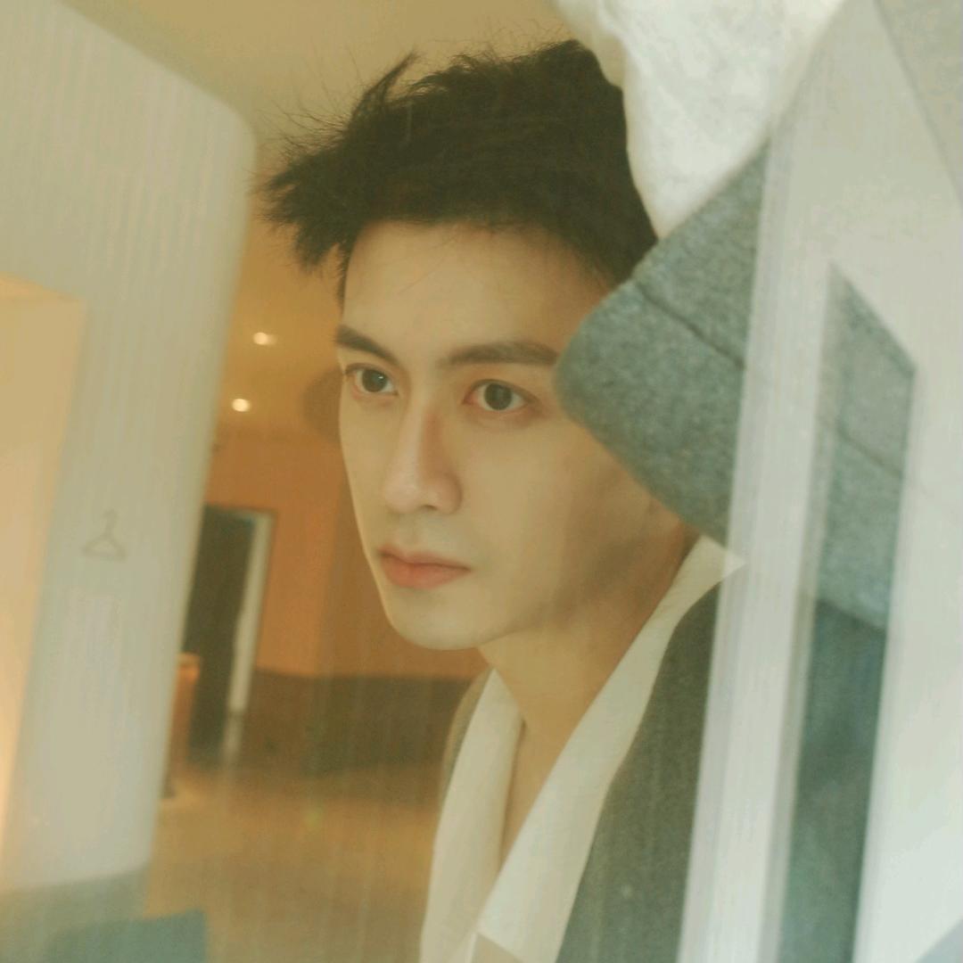 李一旻Milos