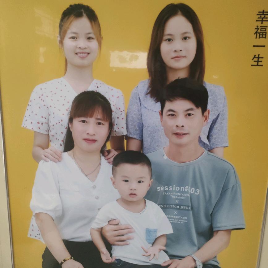 偷偷去看月亮.