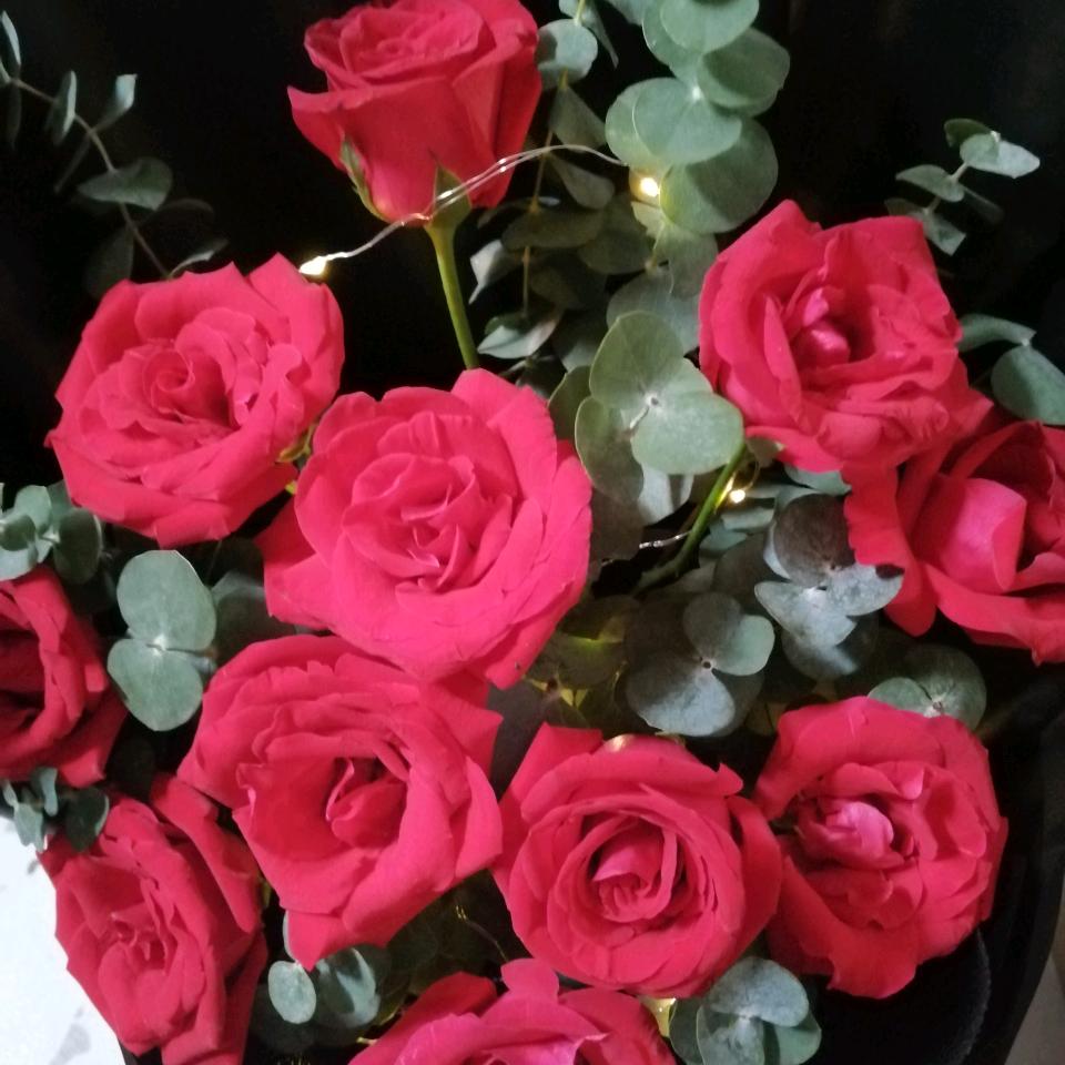 爱吃榴莲的中年少女（拒私聊，拒连赞）