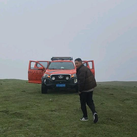 小布在工地