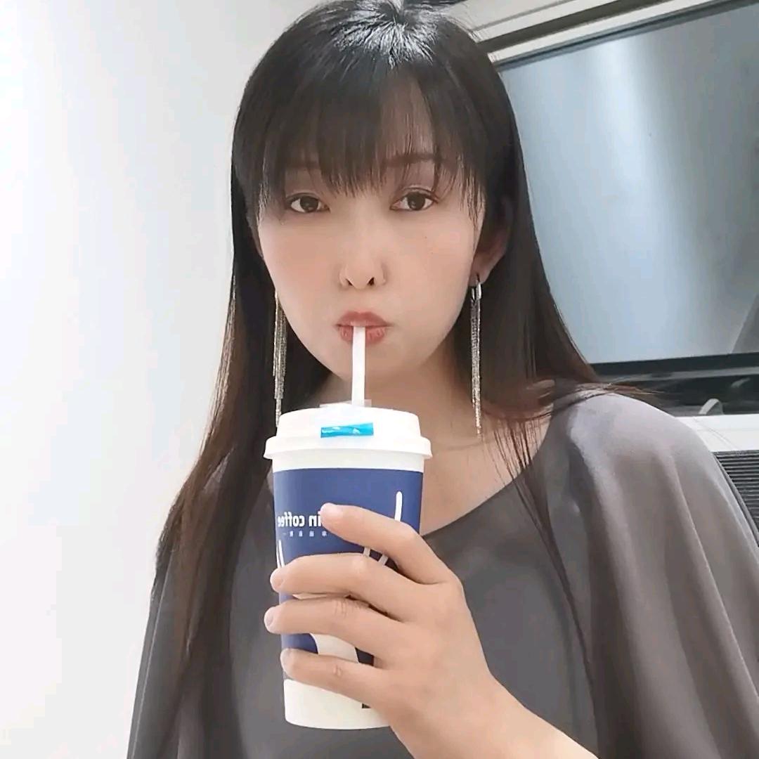 灰（拒绝闲聊）