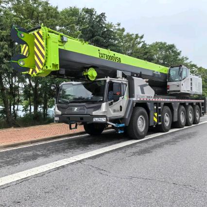 鲁H在喀什荣耀起重机械租赁有限公司