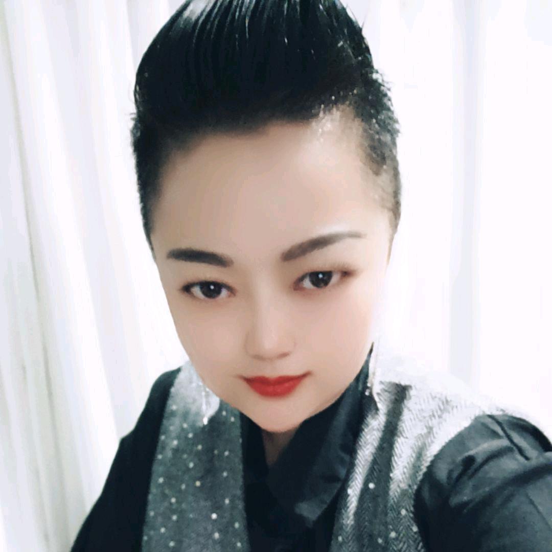 铿锵玫瑰₍˄·͈༝·͈˄*₎◞ ̑̑