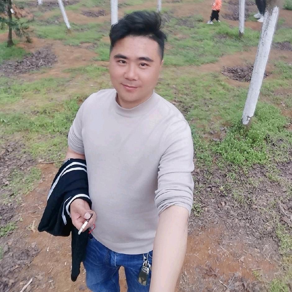 李杰，贵州诚合佳信建筑劳务有限责任公司