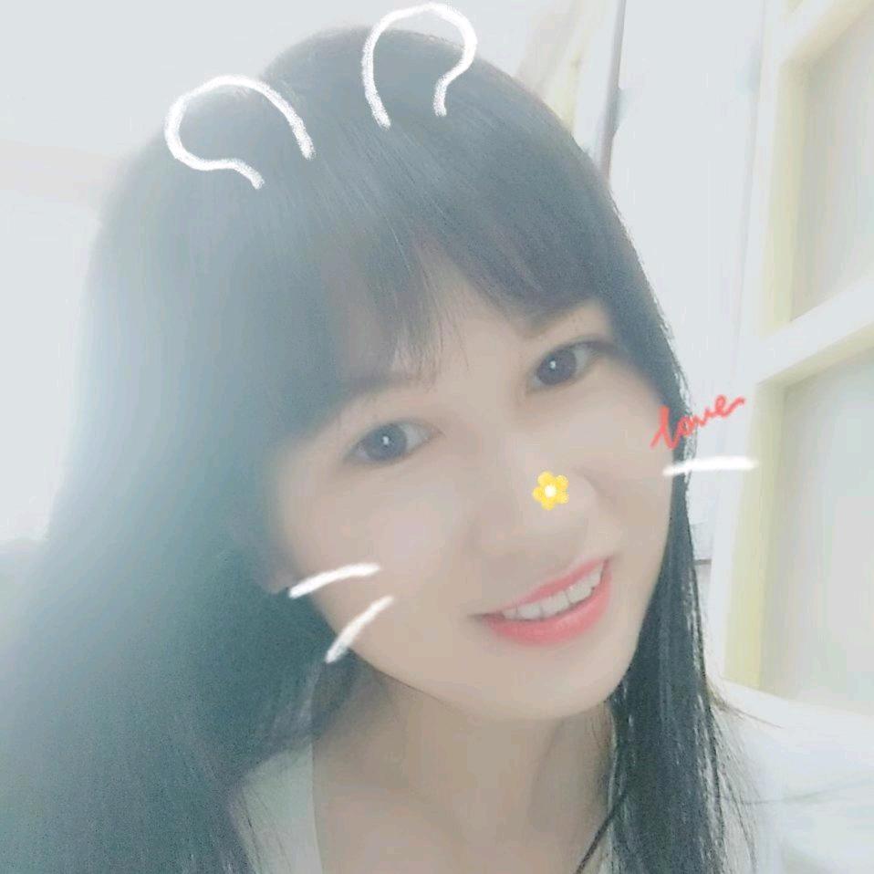 爱笑的酒窝～