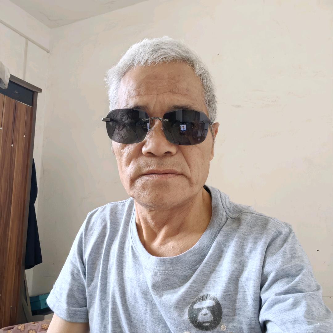 寨哥，，，，，，老李