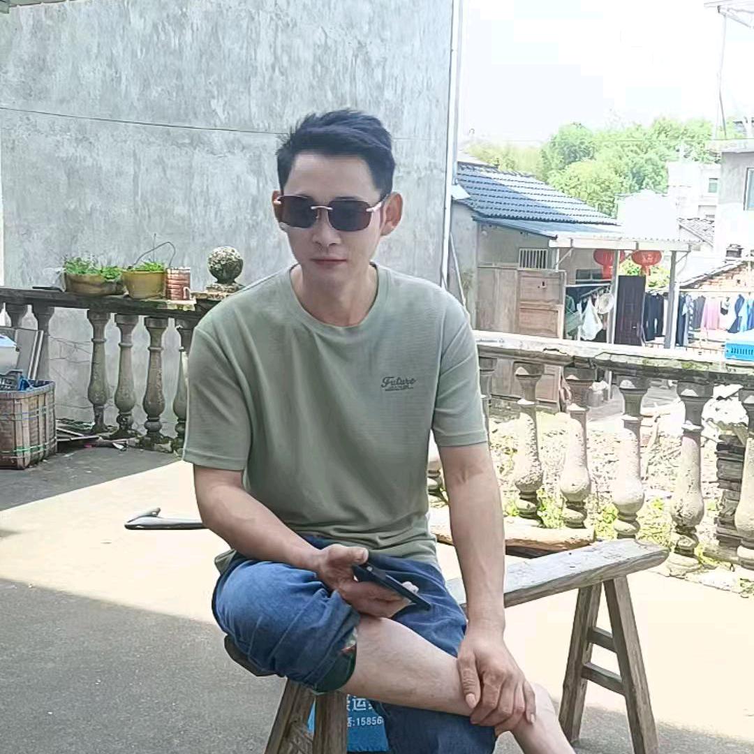 梧竺源的小伙子