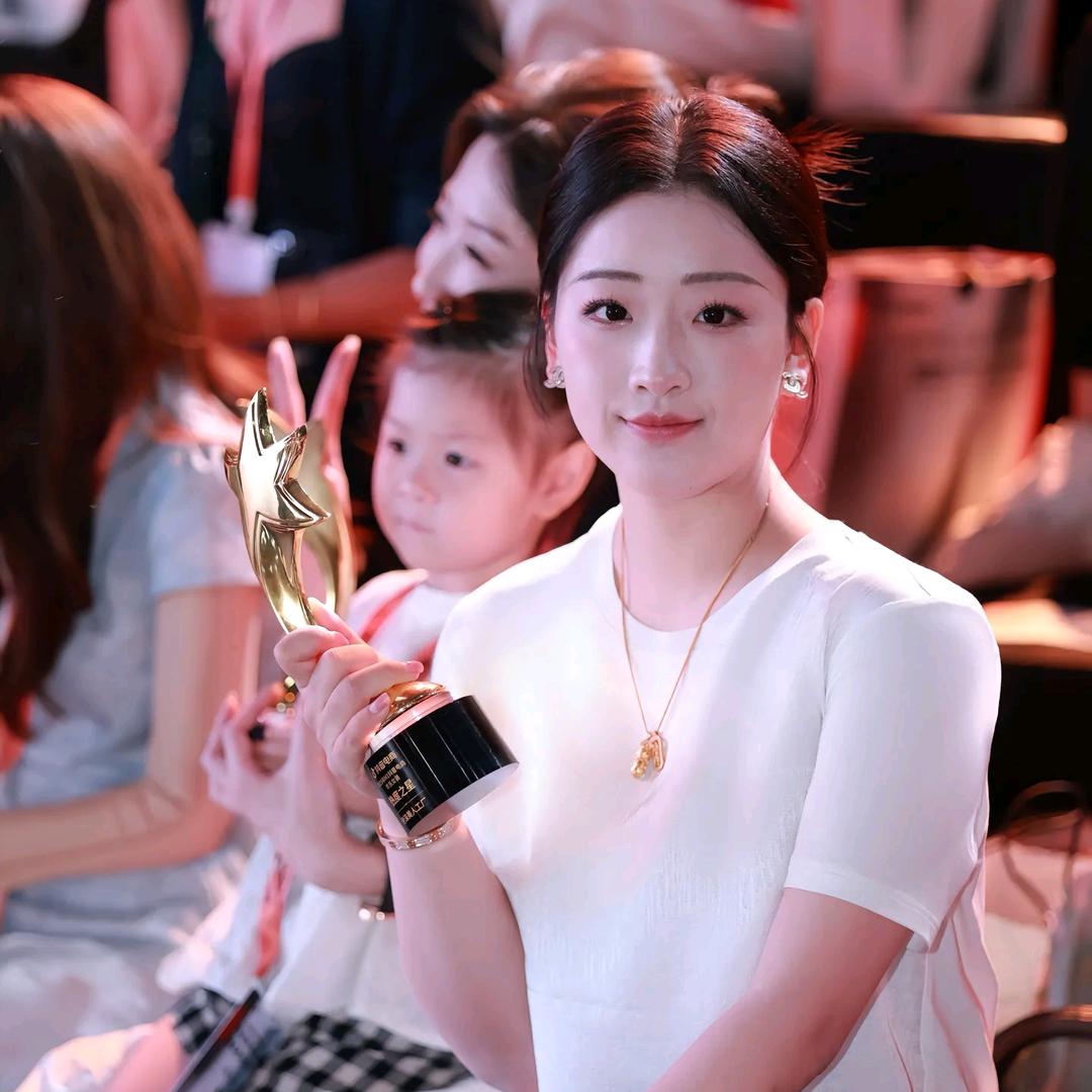 泡沫美人（璐璐）