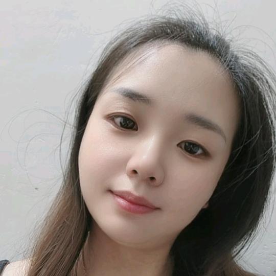 👧