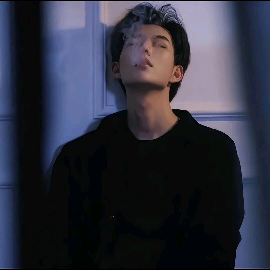 乄灬初吻❦給了烟💞