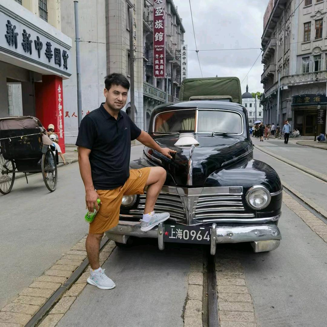 艾合买提江 ， 铐 肉