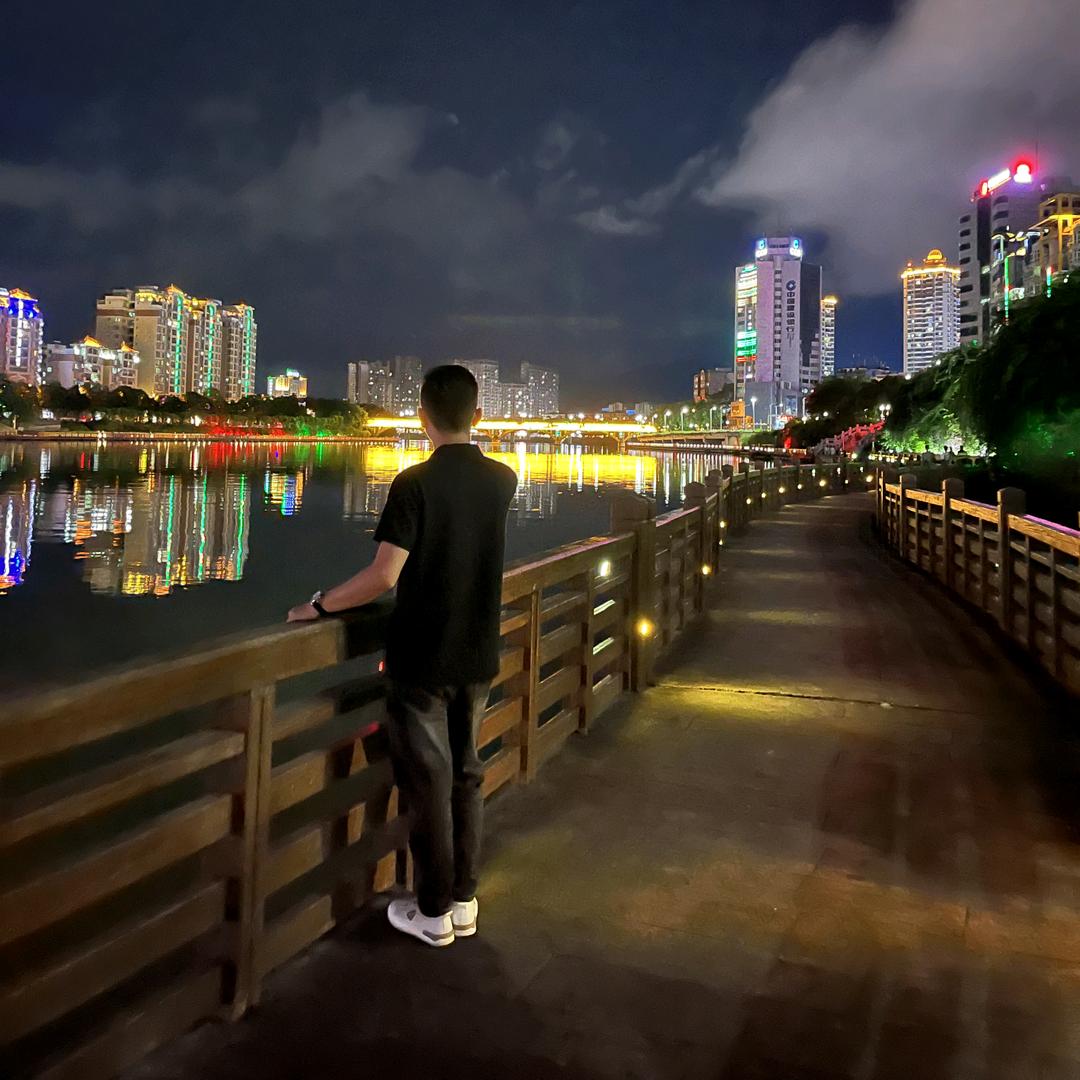 众心木门厂  李经理