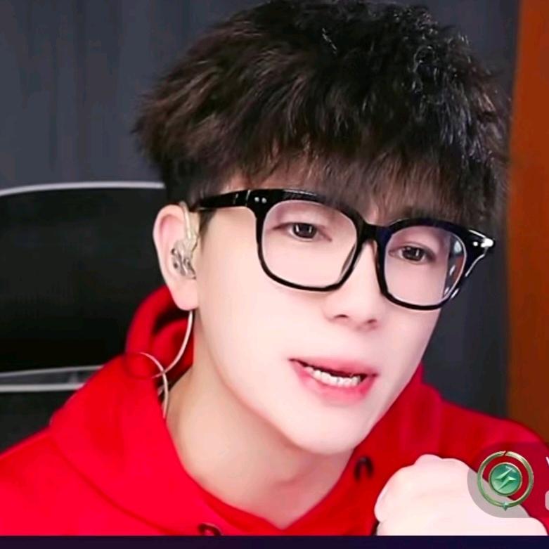 晚辞⛵️（玖辰喜欢男的）