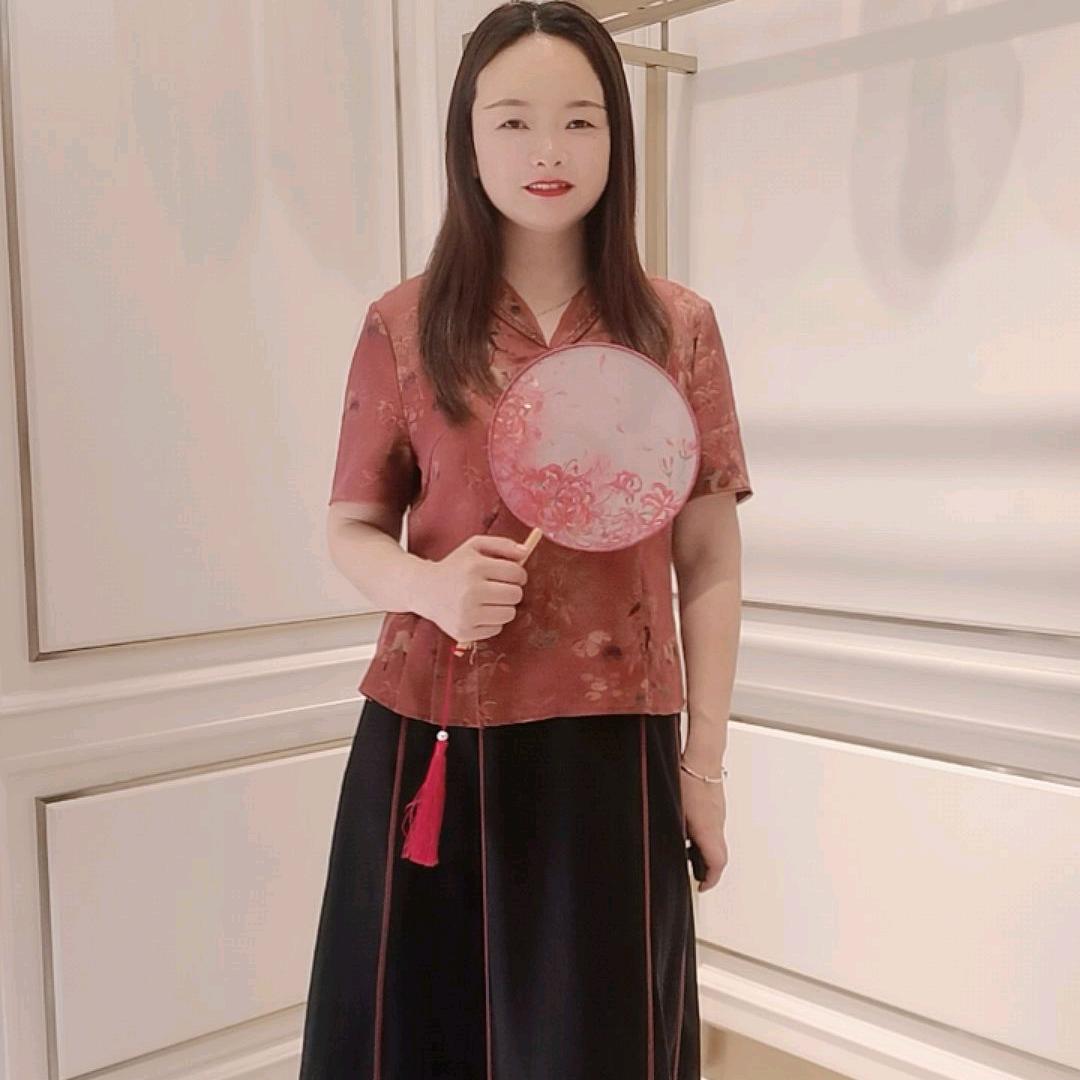 宜城乔万尼女装