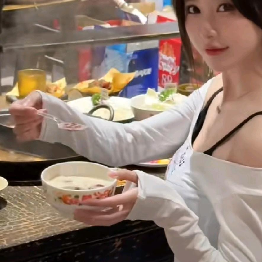 吃饱饱😍