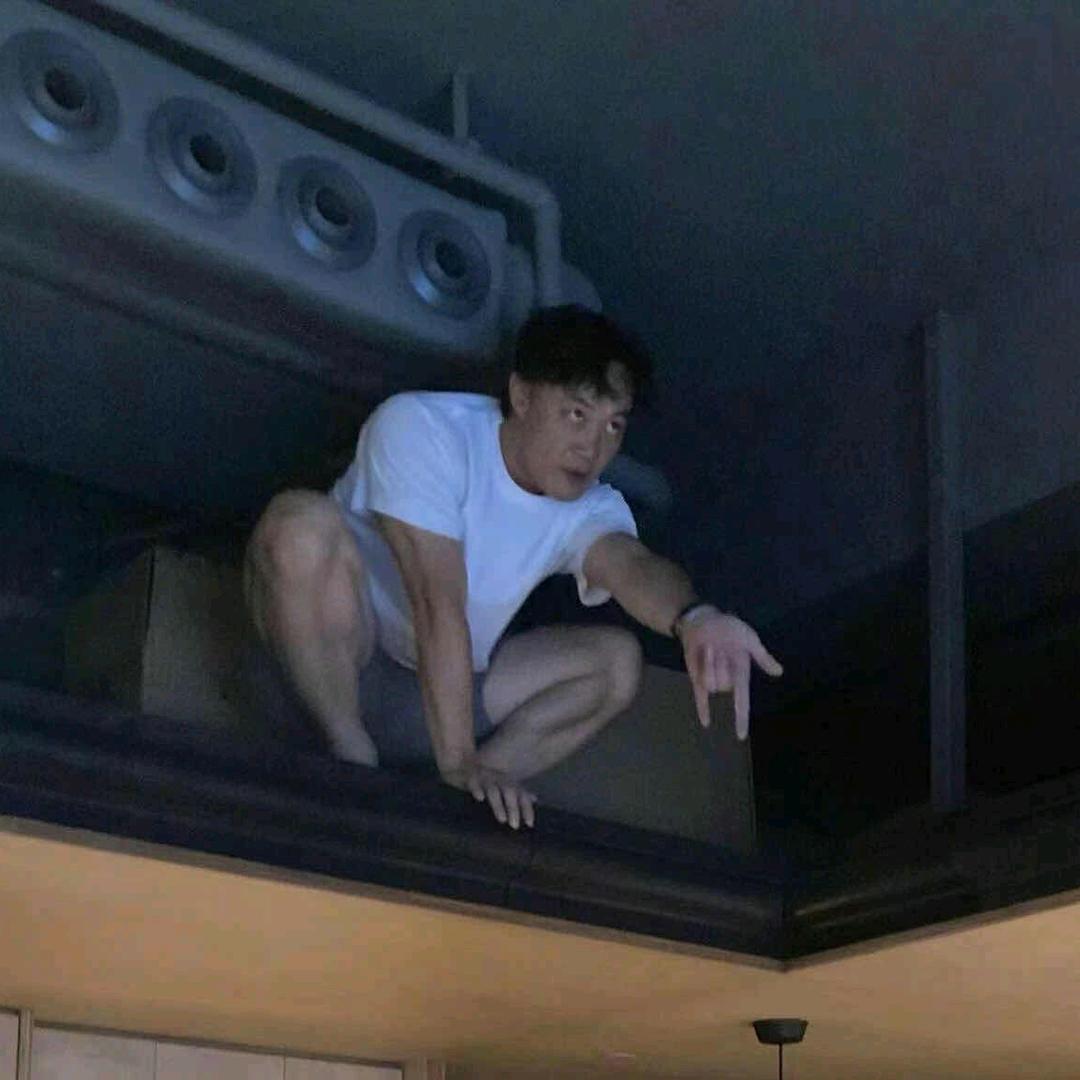 L..