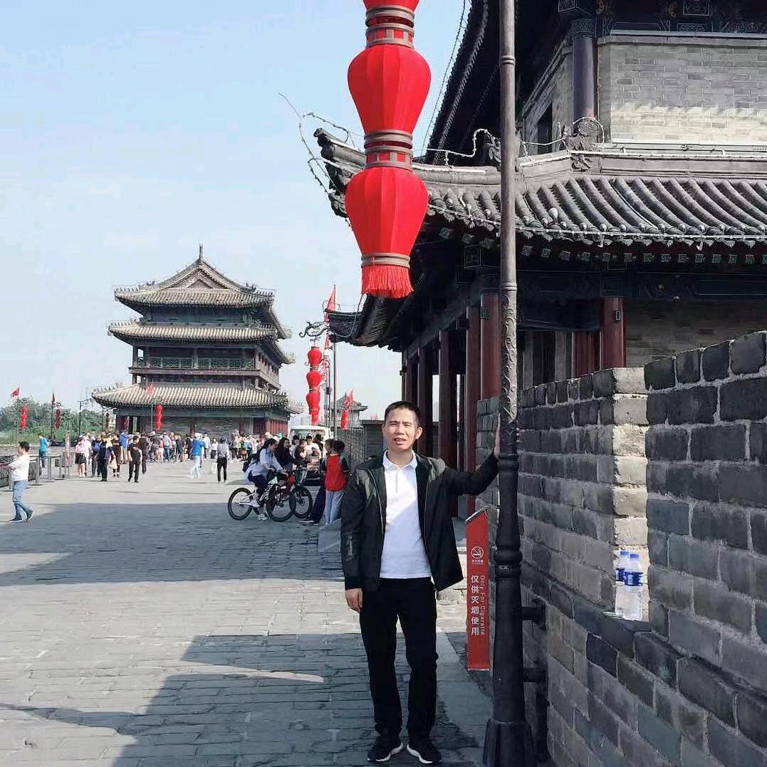 云霞出海曙、梅柳渡江春。头像