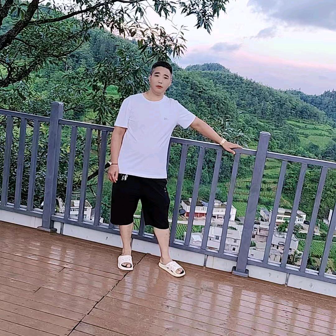 专业刮墙面高的师傅