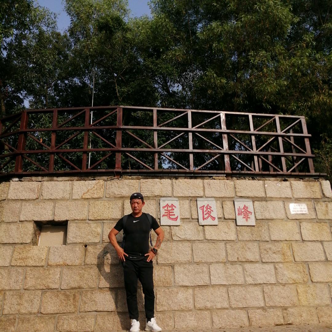 刚毅的面孔