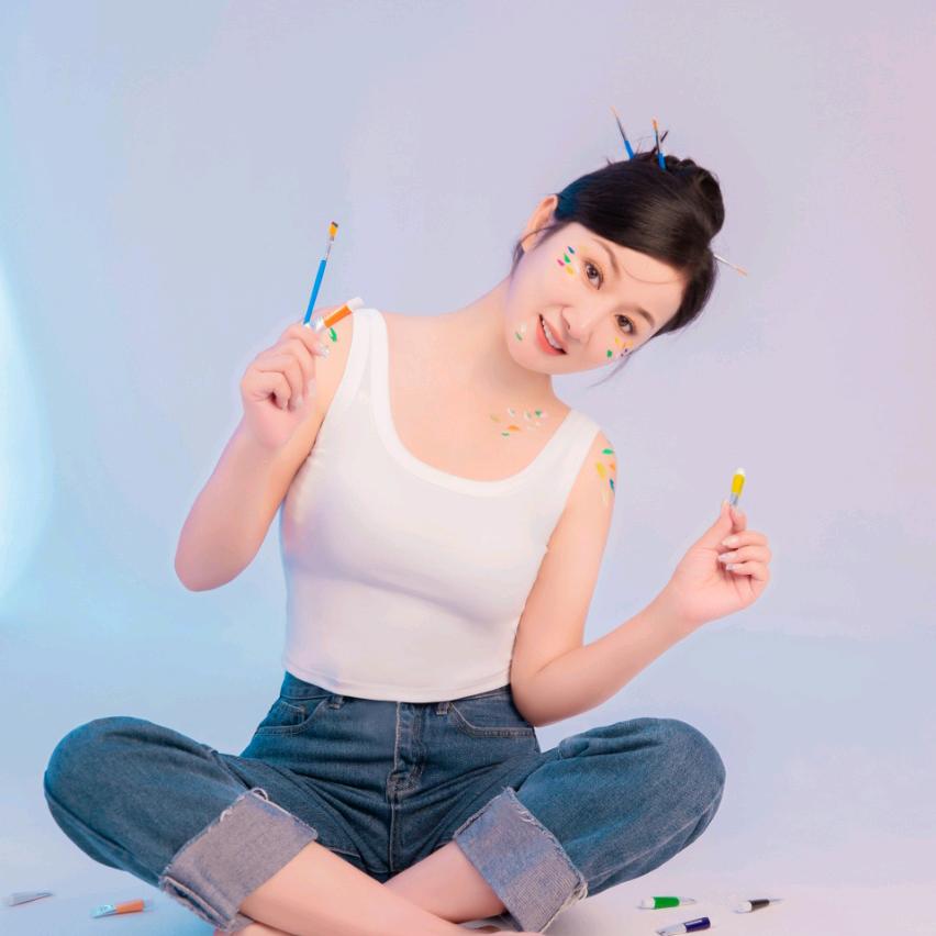 开叉车的娜姐（曦娜搬运）