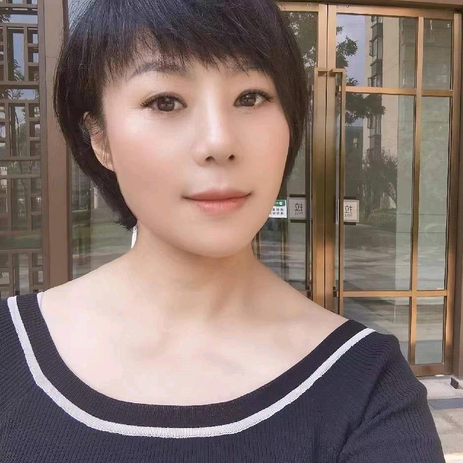 黑奥秘润城店李翠红