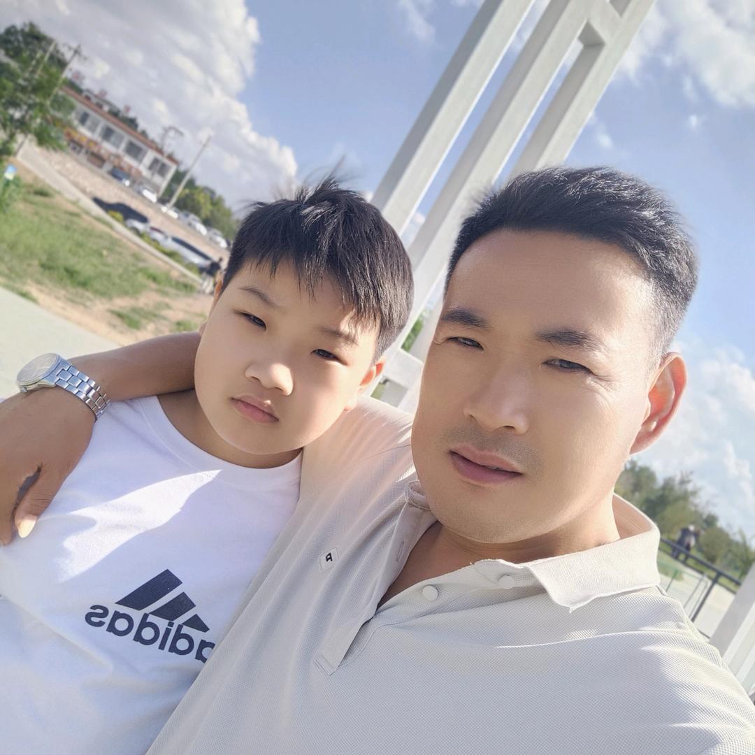 80后👨🏻沧桑大叔