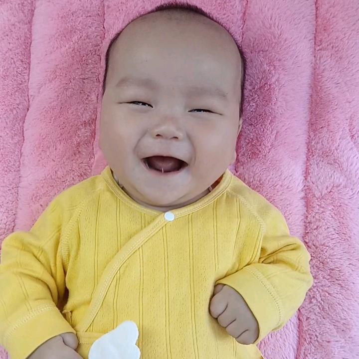 子轩麻麻(分享穿搭)