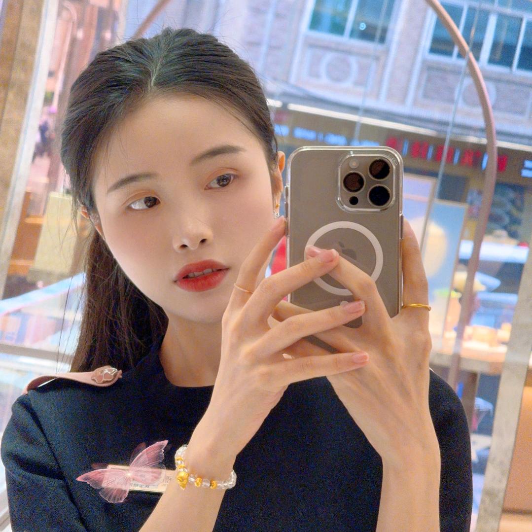六福珠寶—时代广场Miss zhang